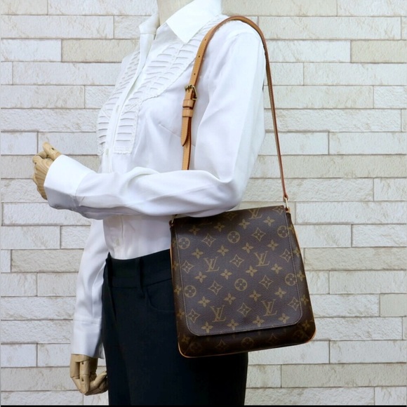 LOUIS VUITTON Monogram
Musette Salsa Shoulder Bag - Picture 12 of 12